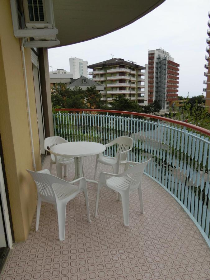 Lignano Sabbiadoro With Pool Apartment Exterior foto